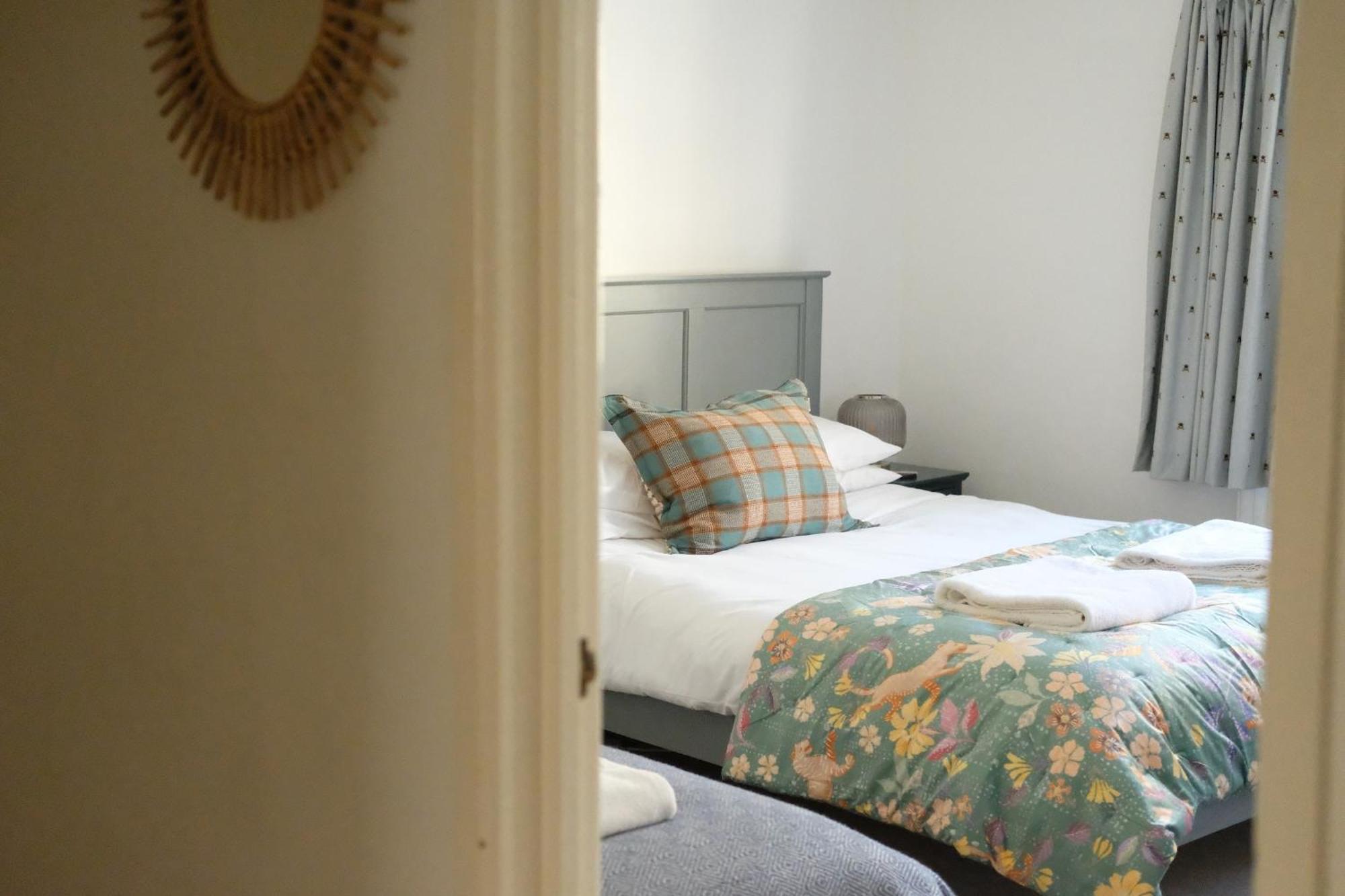 Spacious City Centre Apartment Bath Exteriör bild